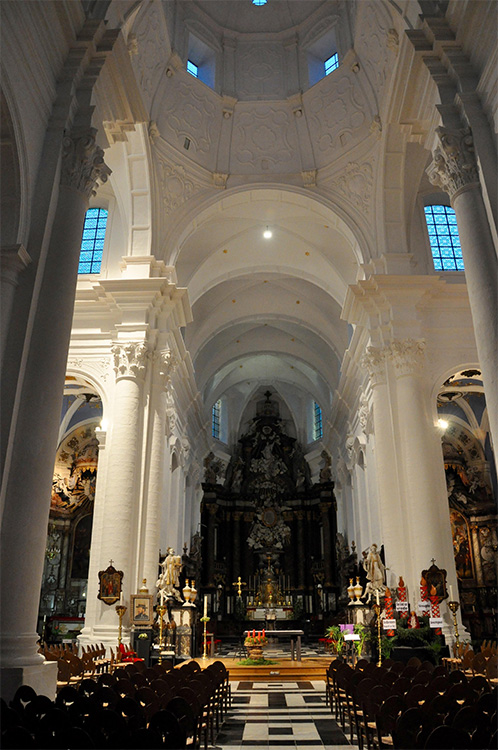 Superbe photo de l'église Ababtiale de l'ancien monastère des Chanoines Prémontrés de Ninove